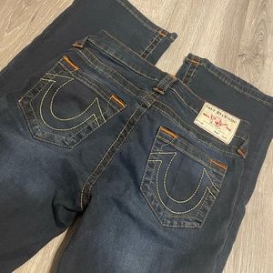True religion becca mid rise boot cut jeans size 26 can fit a size one or 3